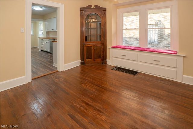 216 6th Street NE, North Canton, OH 44720