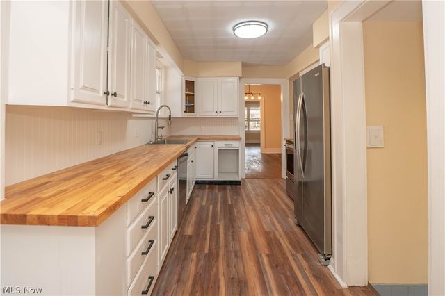 216 6th Street NE, North Canton, OH 44720