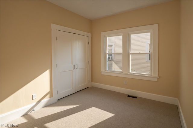 216 6th Street NE, North Canton, OH 44720