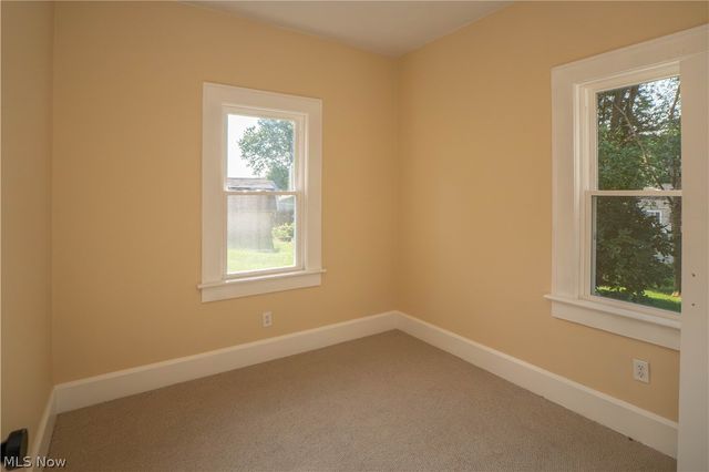 216 6th Street NE, North Canton, OH 44720