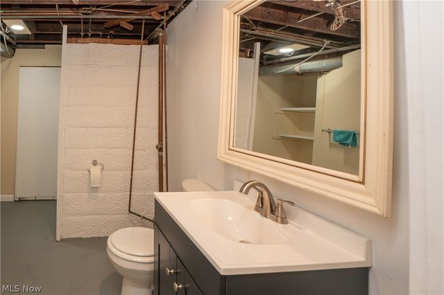 216 6th Street NE, North Canton, OH 44720