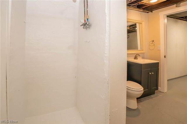 216 6th Street NE, North Canton, OH 44720