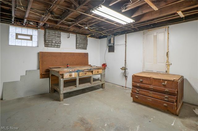 216 6th Street NE, North Canton, OH 44720
