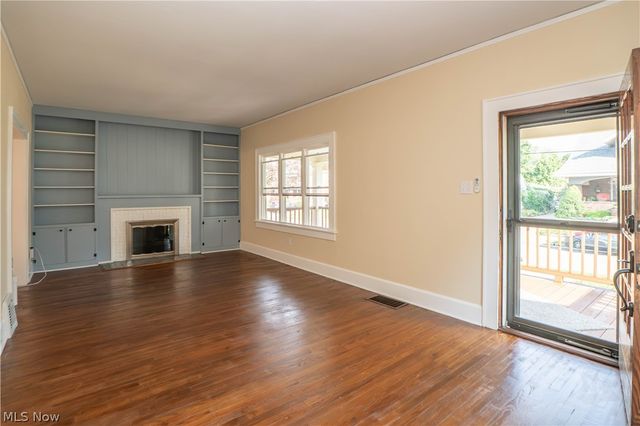 216 6th Street NE, North Canton, OH 44720