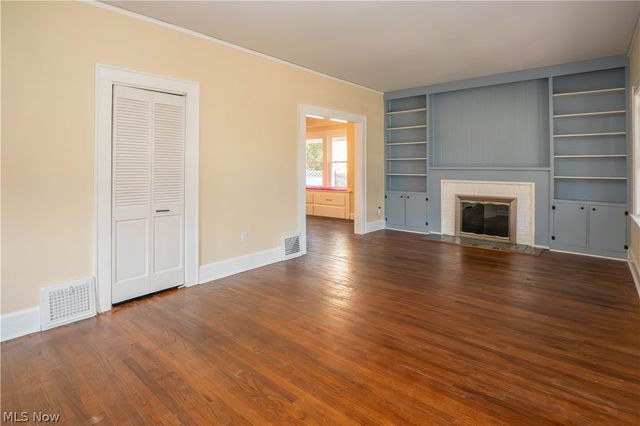 216 6th Street NE, North Canton, OH 44720