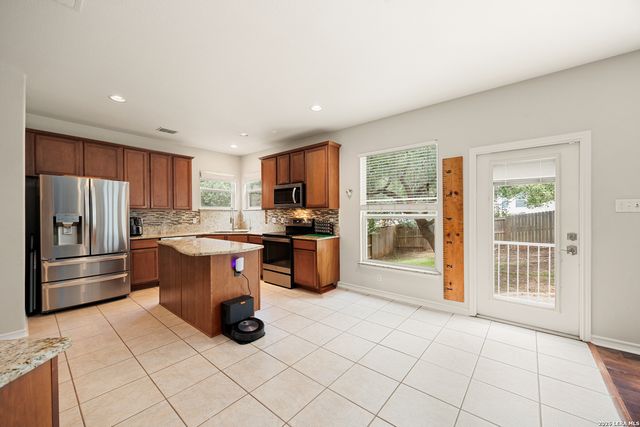 951 Persian, San Antonio, TX 78260