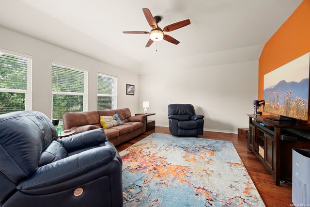 951 Persian, San Antonio, TX 78260