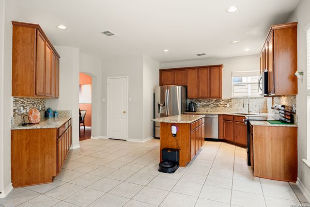 951 Persian, San Antonio, TX 78260
