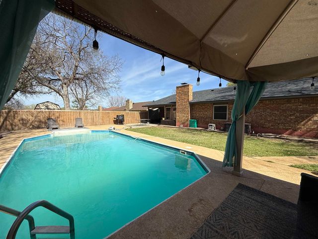 4810 LOVERS LANE, Wichita Falls, TX 76310