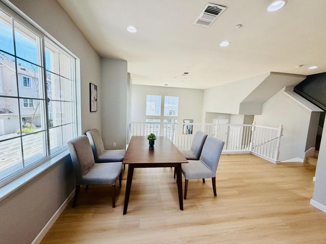 562 Montego Terrace, Sunnyvale, CA 94089