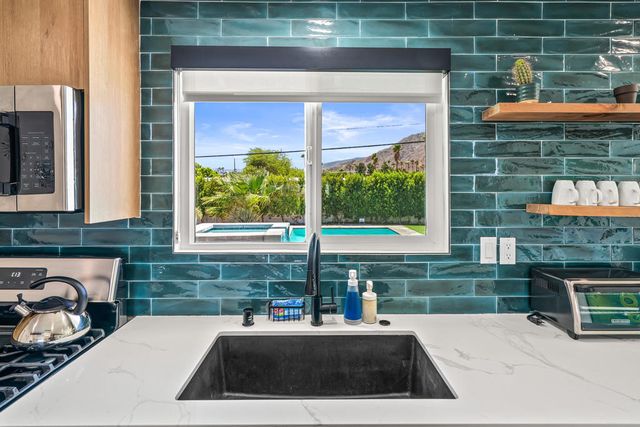 835 W Rosa Parks Road, Palm Springs, CA 92262