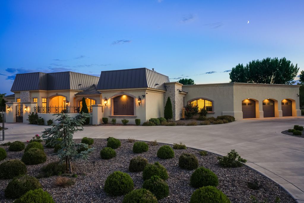 9505 LYNDALE Lane NW, Albuquerque, NM 87114
