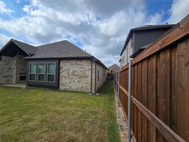 1917 Cotton Creek Pass, Mckinney, TX 75071
