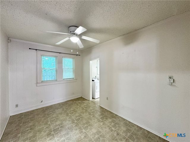 1015 N 3rd Street, Temple, TX 76501