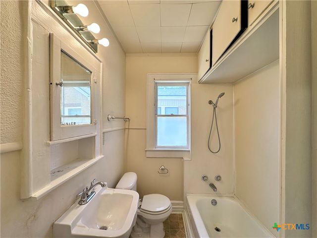 1015 N 3rd Street, Temple, TX 76501