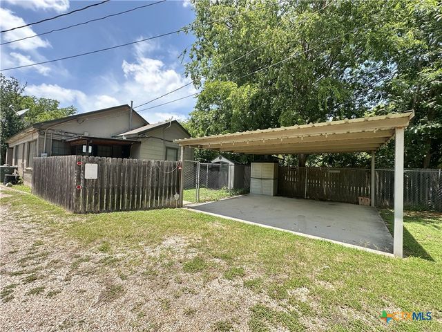 1015 N 3rd Street, Temple, TX 76501