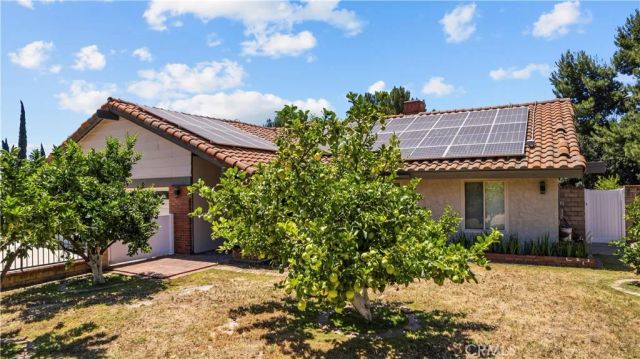 15559 Sorbonne, Sylmar, CA 91342