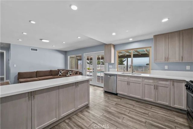 15559 Sorbonne, Sylmar, CA 91342