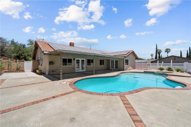15559 Sorbonne, Sylmar, CA 91342