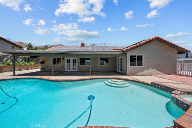 15559 Sorbonne, Sylmar, CA 91342