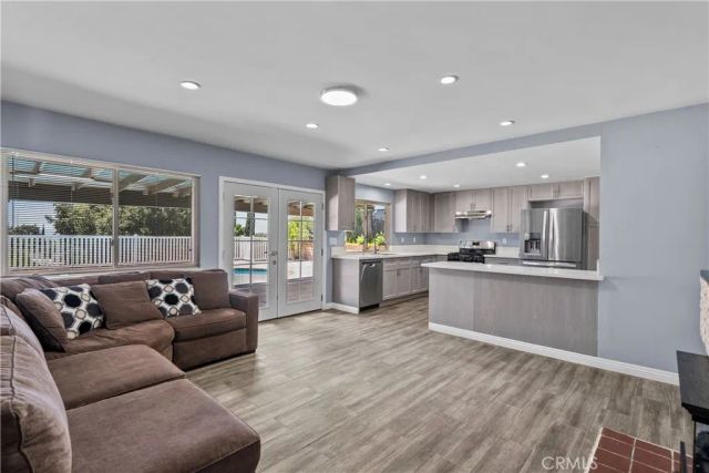 15559 Sorbonne, Sylmar, CA 91342