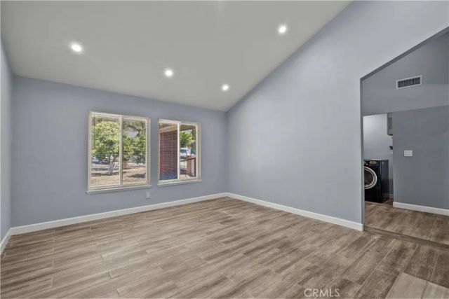15559 Sorbonne, Sylmar, CA 91342