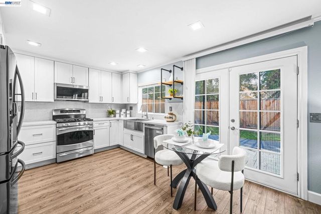 337 337 Trenton Cir, Pleasanton, CA 94566