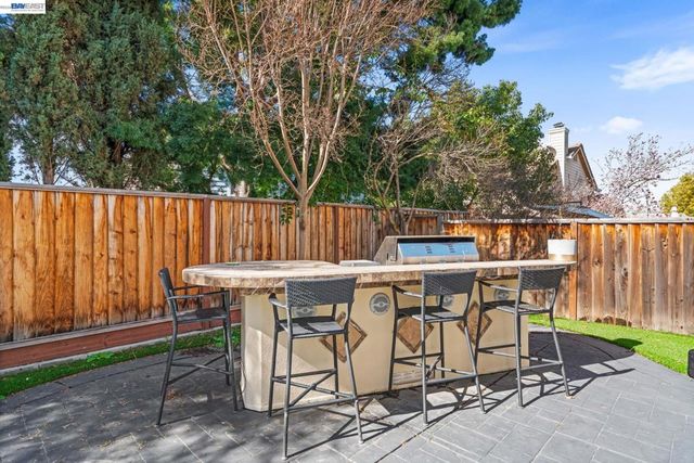 337 337 Trenton Cir, Pleasanton, CA 94566