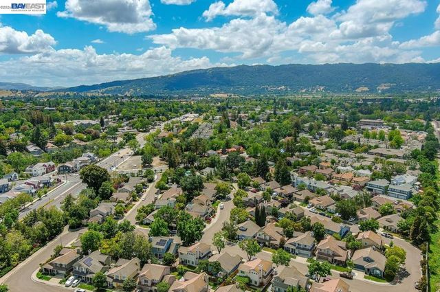 337 337 Trenton Cir, Pleasanton, CA 94566