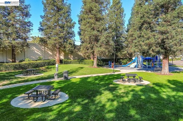 337 337 Trenton Cir, Pleasanton, CA 94566