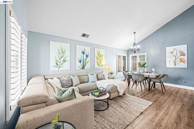 337 337 Trenton Cir, Pleasanton, CA 94566