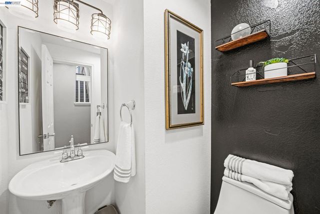 337 337 Trenton Cir, Pleasanton, CA 94566