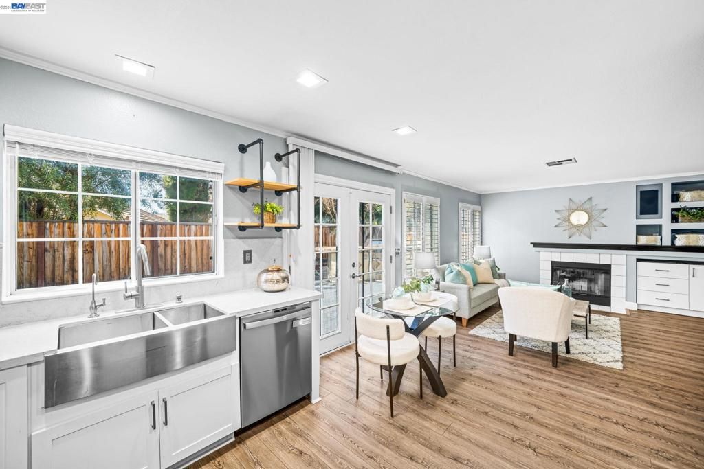 Image 20 of property listing at 337 337 Trenton Cir, Pleasanton, CA 94566