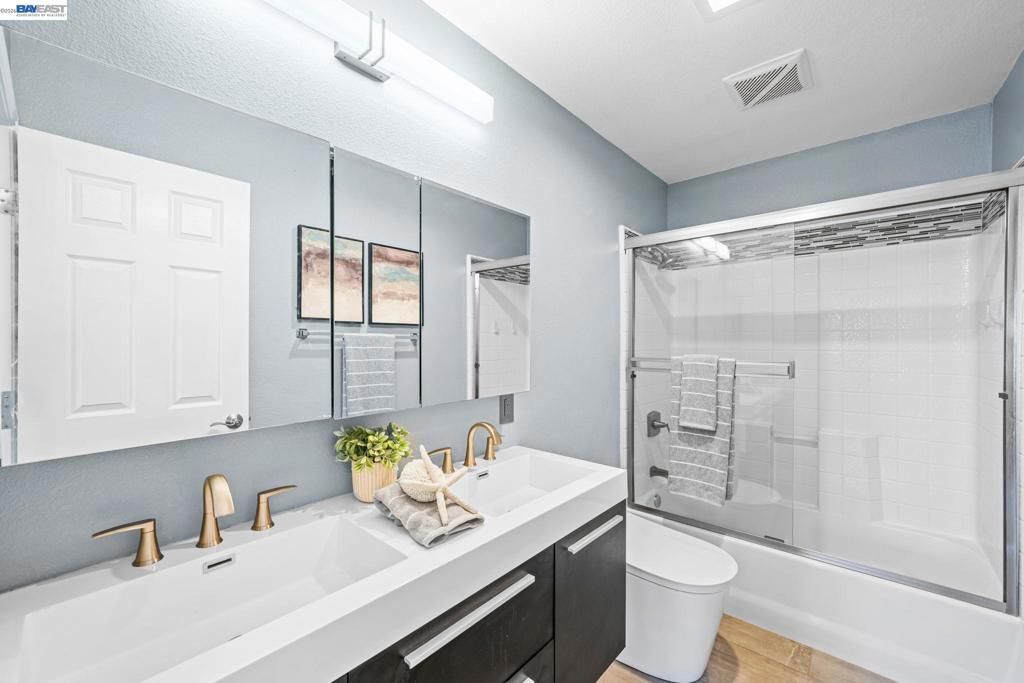 Image 29 of property listing at 337 337 Trenton Cir, Pleasanton, CA 94566