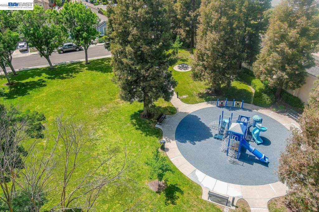 Image 39 of property listing at 337 337 Trenton Cir, Pleasanton, CA 94566