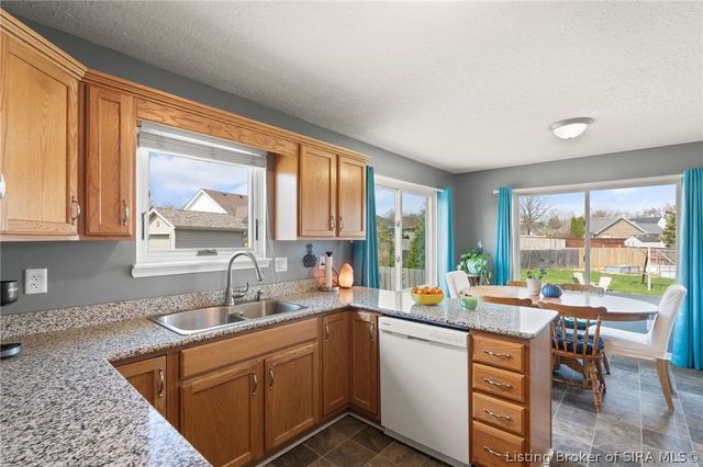 3143 Hibiscus Court, New Albany, IN 47150