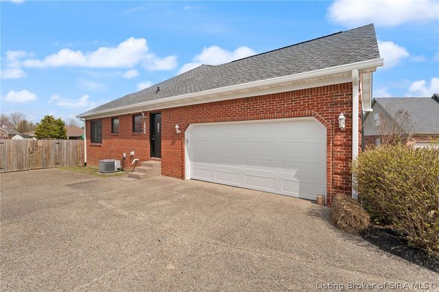 3143 Hibiscus Court, New Albany, IN 47150