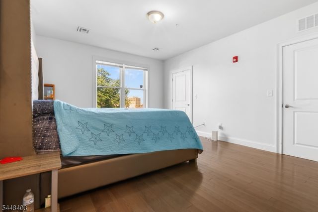 90 Clinton Ave 407, Newark City, NJ 07114