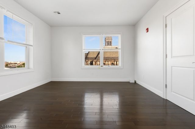 90 Clinton Ave 407, Newark City, NJ 07114