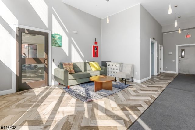 90 Clinton Ave 407, Newark City, NJ 07114