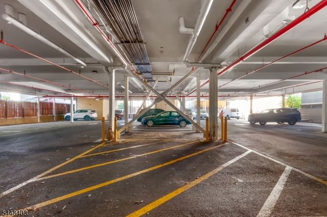 90 Clinton Ave 407, Newark City, NJ 07114