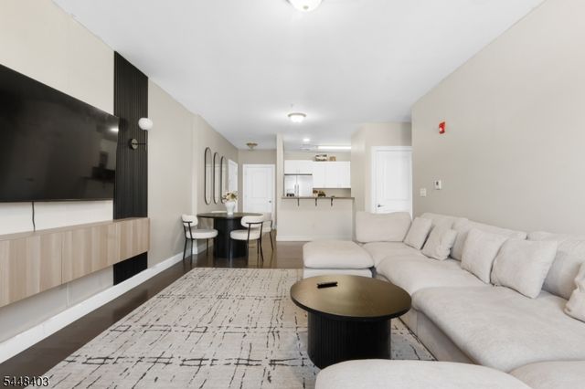 90 Clinton Ave 407, Newark City, NJ 07114