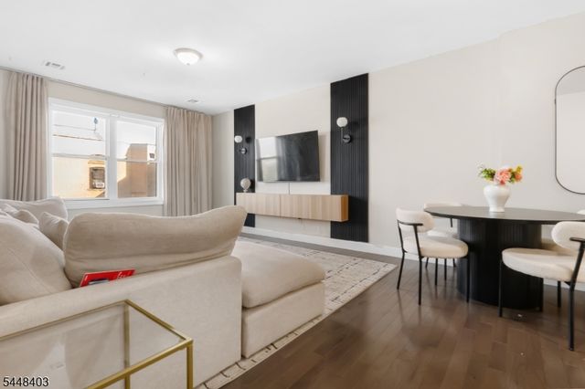 90 Clinton Ave 407, Newark City, NJ 07114