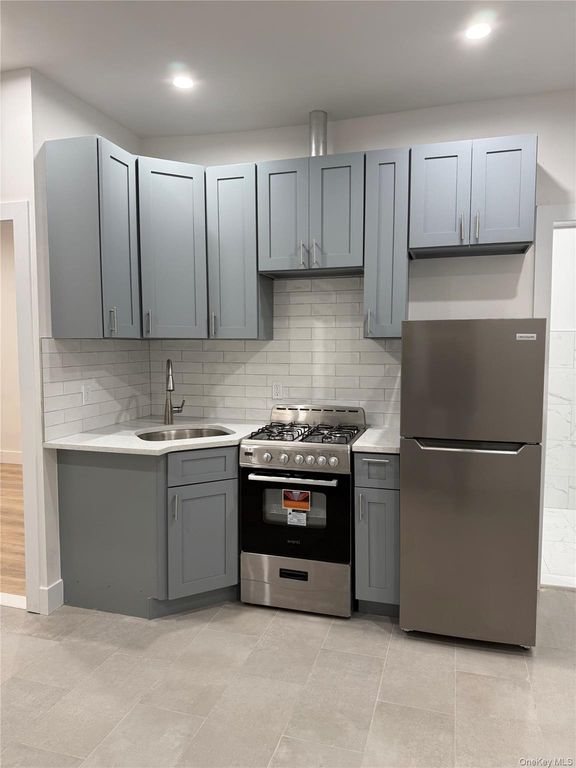 23801 Braddock Avenue 2nd floor, Bellerose, NY 11426