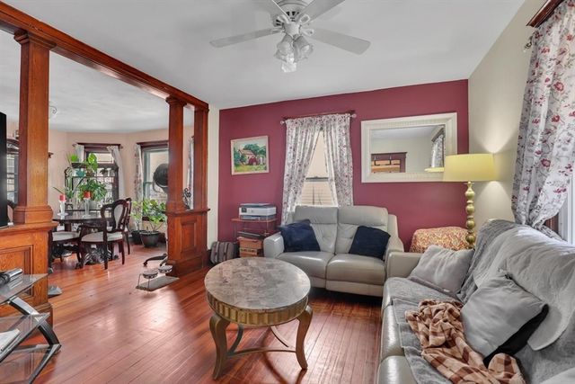 78 Governor St, Springfield, MA 01104