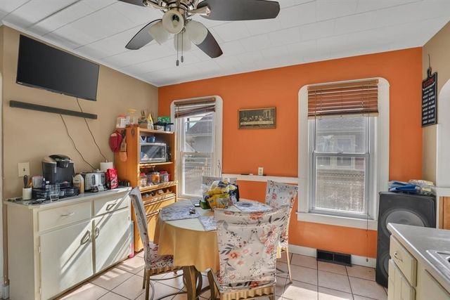 78 Governor St, Springfield, MA 01104