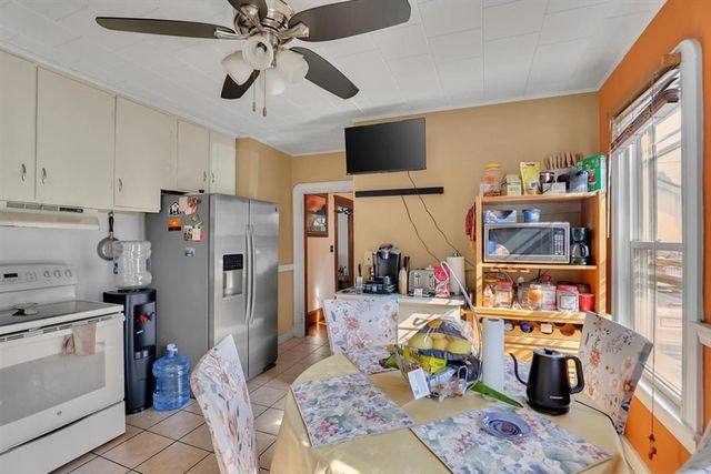 78 Governor St, Springfield, MA 01104