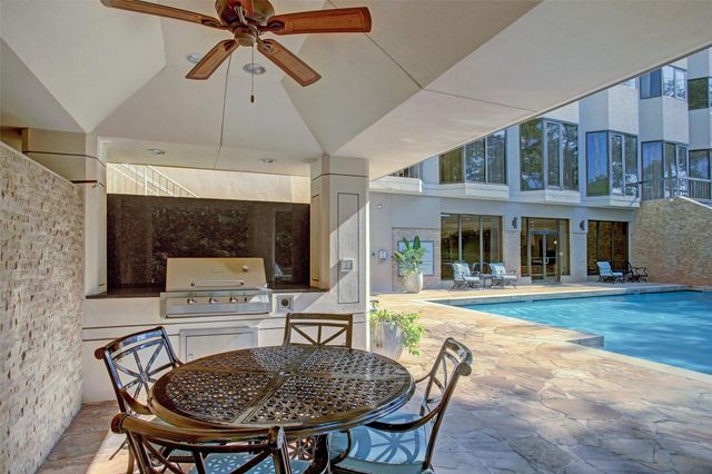 2001 Holcombe Boulevard 504, Houston, TX 77030