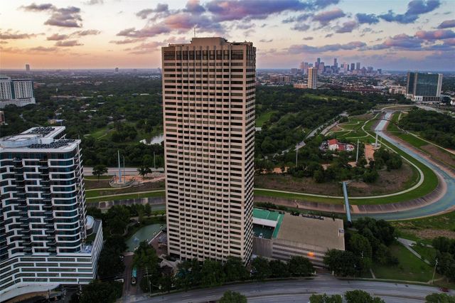 2001 Holcombe Boulevard 504, Houston, TX 77030