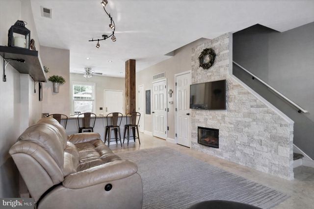 1312 BAINBRIDGE ST, Philadelphia, PA 19147